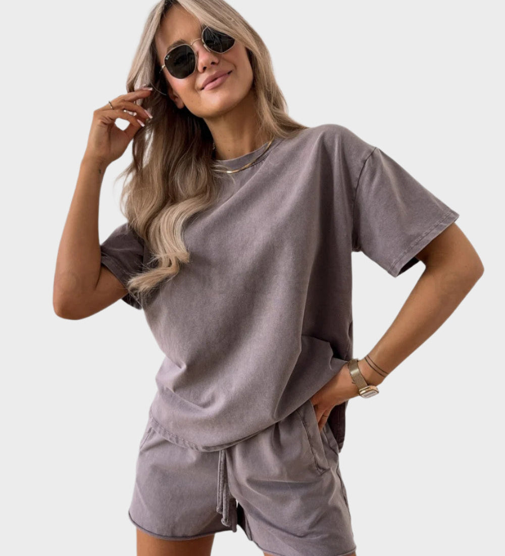 Komplet za vsak dan: majica in jogger hlače