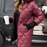 Bogna | Elegantna prešita puhovka s kapuco