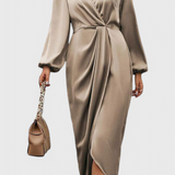 Giada - Elegantne Pikk Kleit V-avaga ja Küljelõhkega