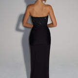 Nomi - Täiuslik Kleit