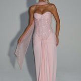 Nomi - Täiuslik Kleit