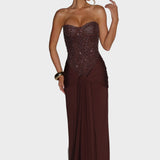 Nomi - Täiuslik Kleit