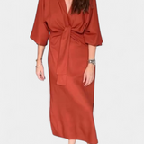 Natalija - Sproščena obleka z V-izrezom in sprednjim vozlom