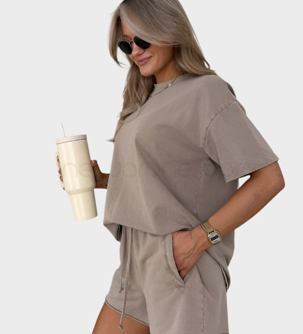 Komplet za vsak dan: majica in jogger hlače