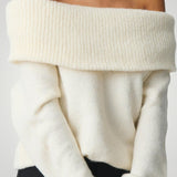 Oda | Eleganten pulover z Off-Shoulder dizajnom