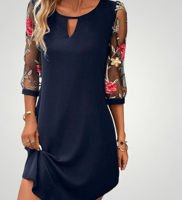 Felina | Elegantna minikleka s prosojnimi rokavi