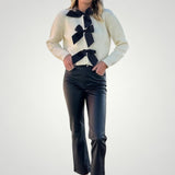 Philine | Pleten pulover z očarljivimi detajli vozlov