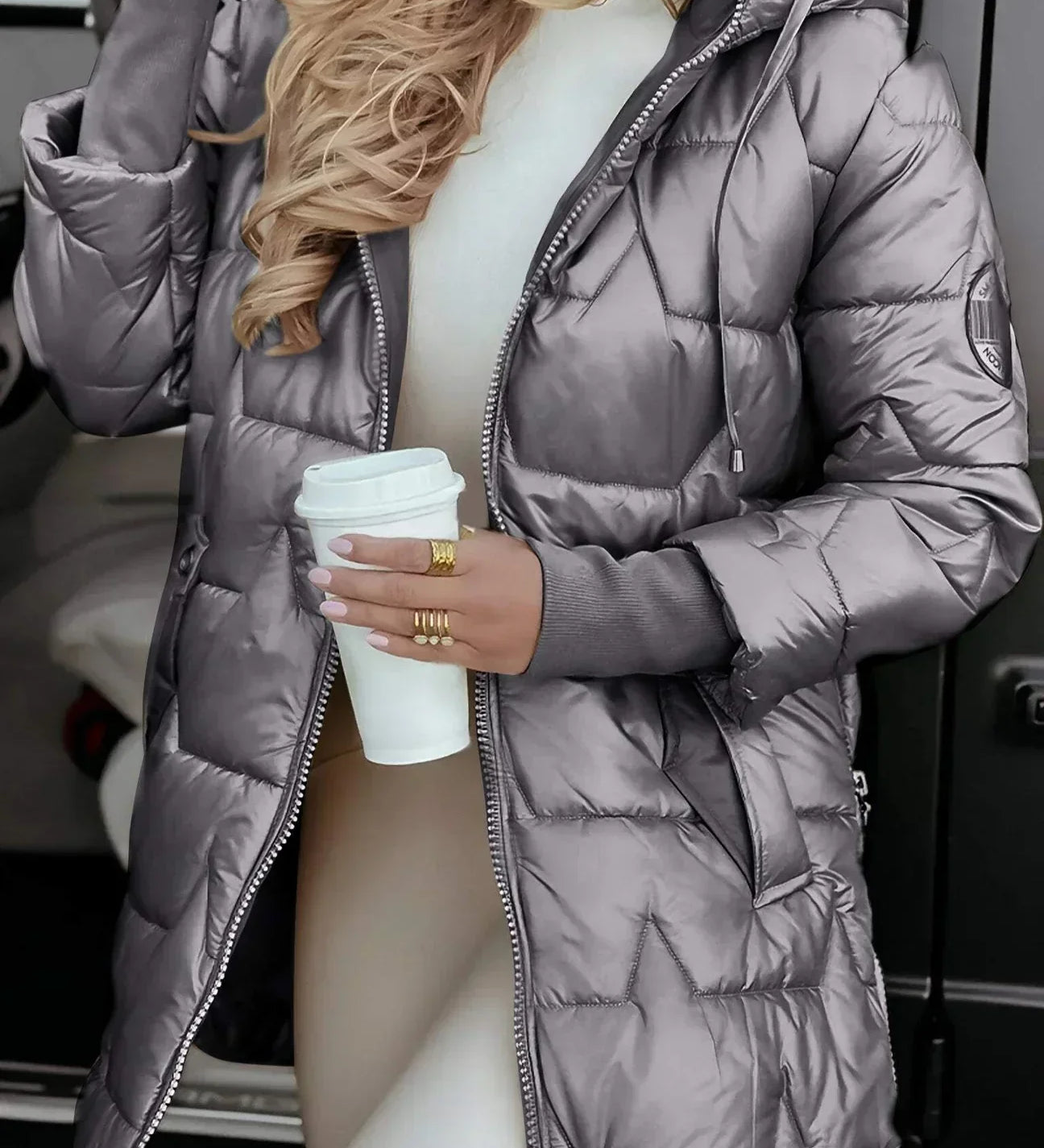 Nolwen | Stilski zimski plašč s kapuco in oblazinjenjem