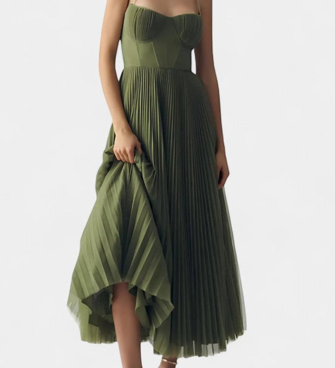 Nives - Plisirana šifonska obleka s srčastim dekoltejem in oblikovanim korzetom