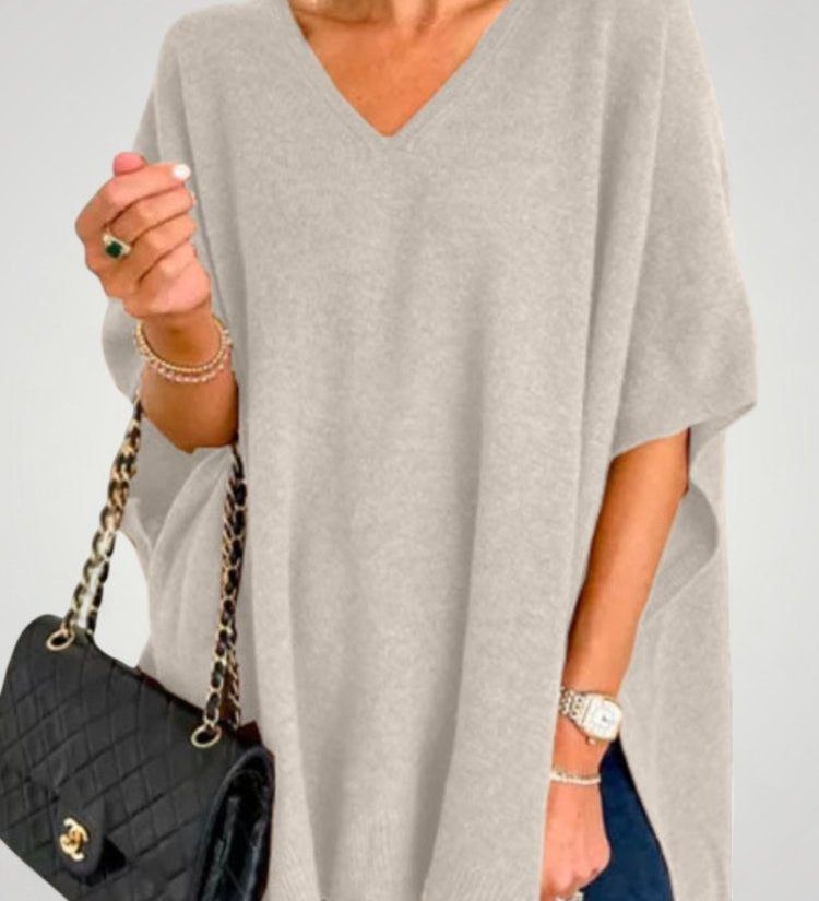 Traudel | Prevelik pončo z V-izrezom za eleganco